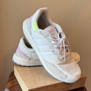 Adidas Retrorun Chalk Running Shoes Women’s Size 9